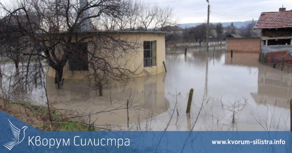 Кражби от срутените къщи в село Долец