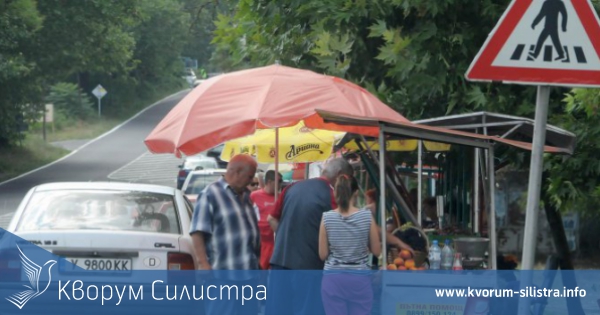 Производители на праскови заплашиха да блокират пътя Добрич-Силистра