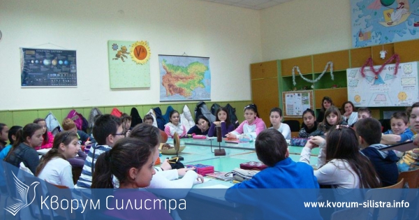 С "лунна лодка пътуваха" в ОУ "Св. св. Кирил и Методий"