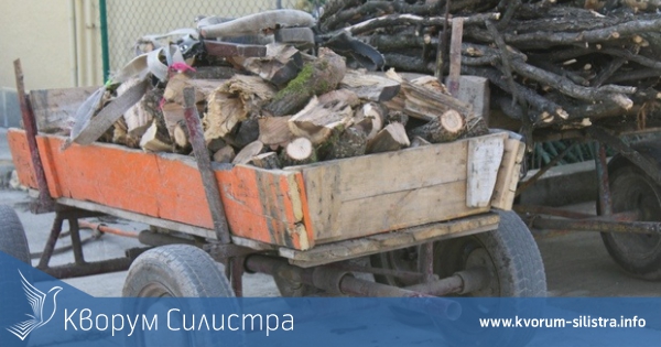 Трима заловени с каруци натоварени с по 1 кубик дърва