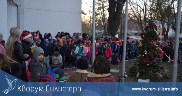 Запалиха коледната елха в Алфатар