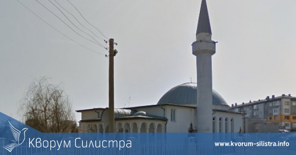 Хвърлиха в двора на силистренската джамия запалени гуми, с друга се опитаха да подпалят къща