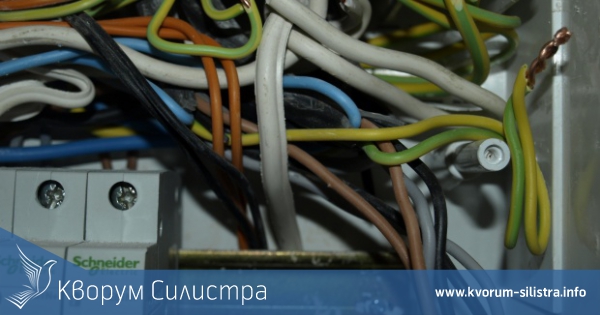 Три семейства от Средище хванати да крадат ток