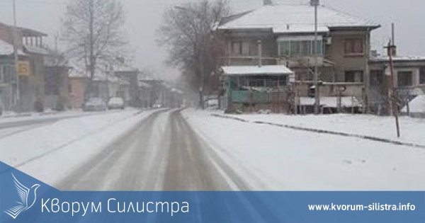 По третокласната пътна мрежа в Дуловската община на Силистренска област има снежни навявания