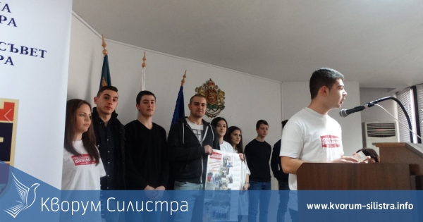 Младежите от проекта "Младежка банка" гостуваха днес на Общинския съвет