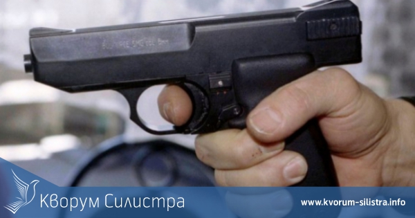 Мъж стреля с газов пистолет по кола, задържаха го