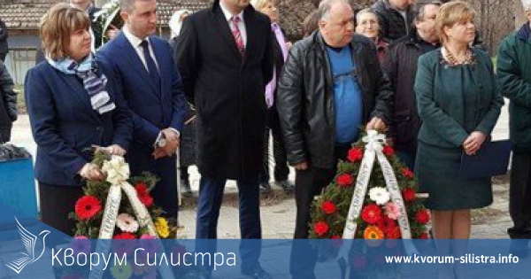 Водача за листа в 20 МИР – Силистра Влади Горанов и втората в листата за Силистренска област д-р Мария Стойчева поднесоха венци на паметната плоча в с.Калипетрово