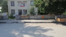 Кметът на Йорданово дари на селото си нови пейки и кошчета за смет